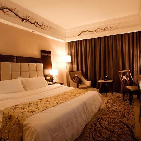 Guilin Golden Crown International Hotel Esterno foto