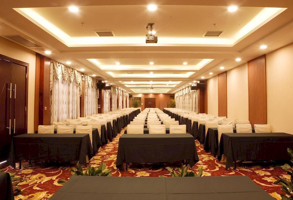 Guilin Golden Crown International Hotel Esterno foto