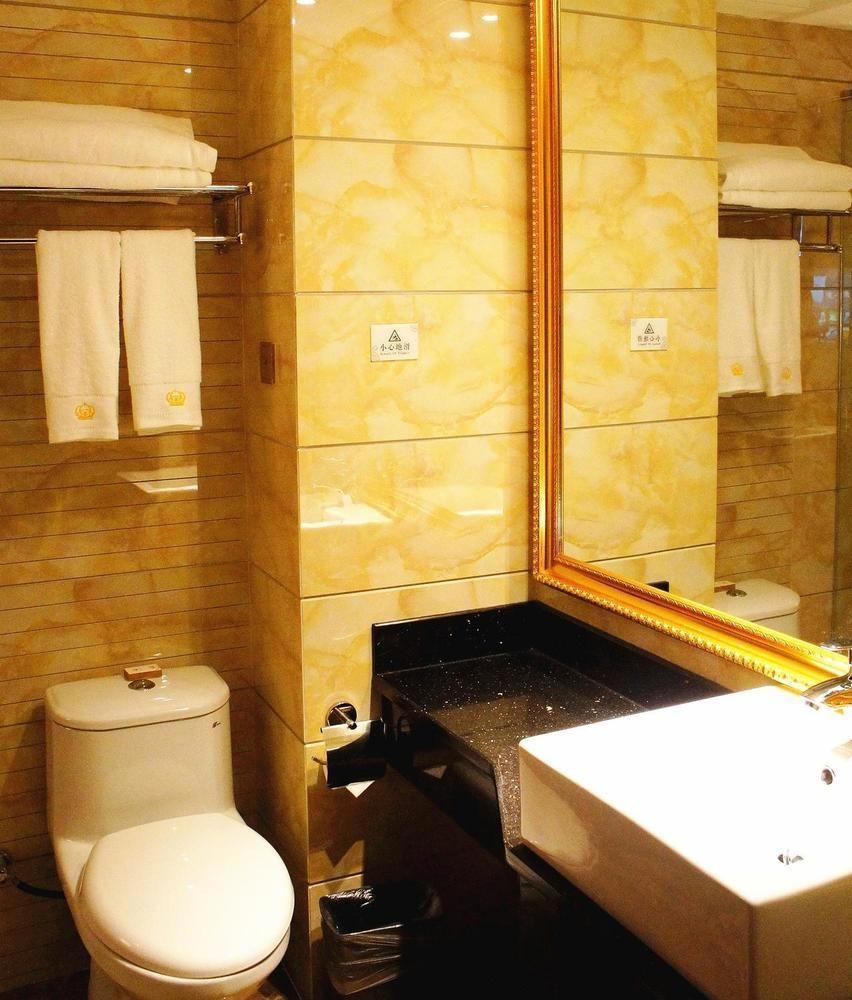 Guilin Golden Crown International Hotel Esterno foto